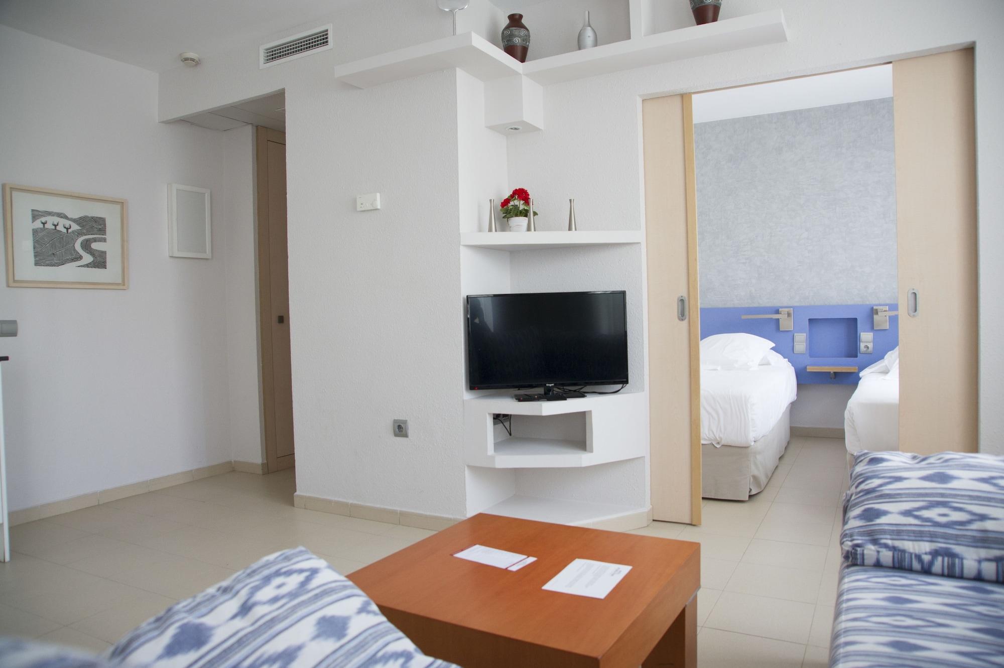 Apartahotel Atenea Park & 3*