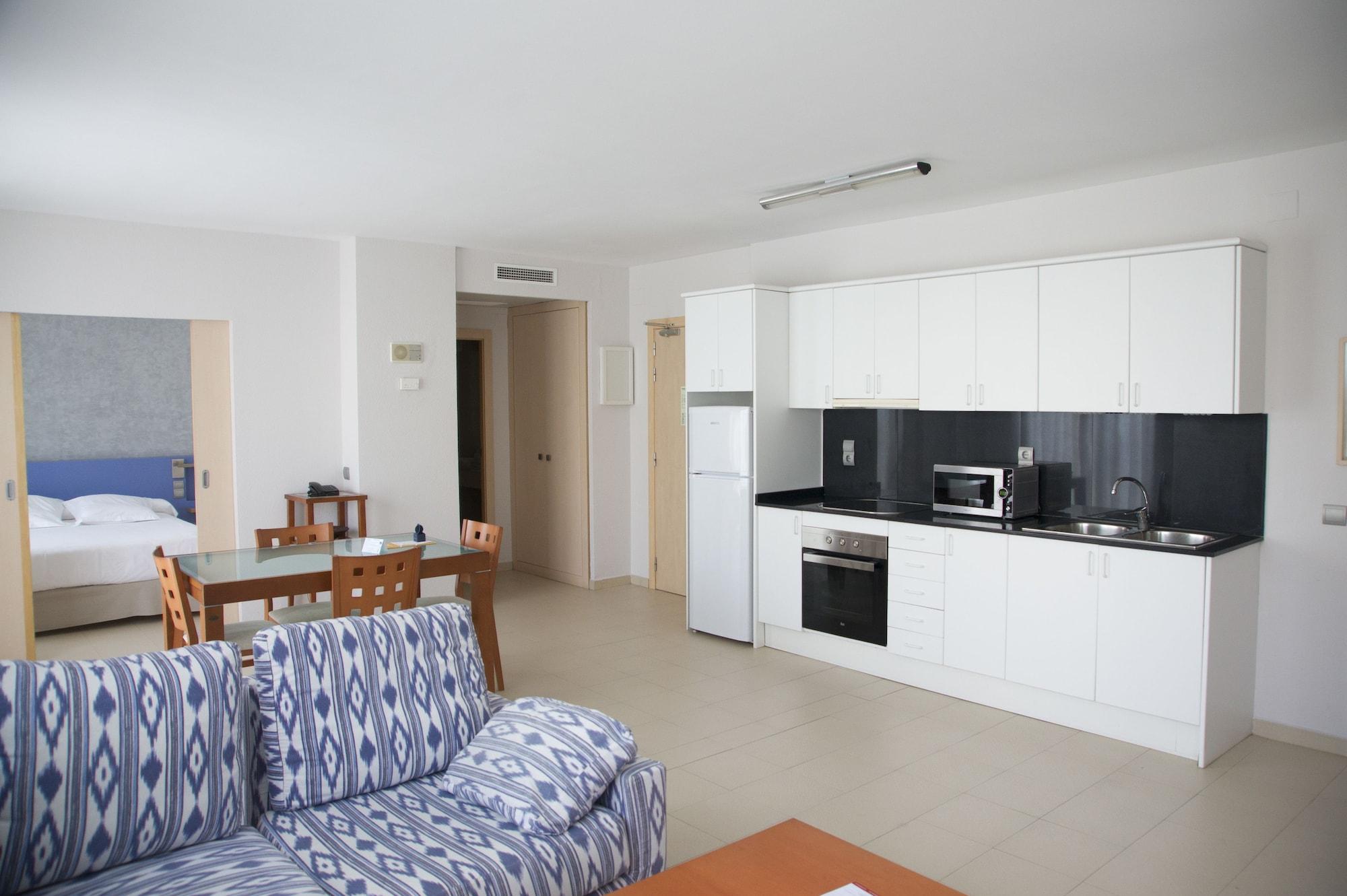 Apartahotel Atenea Park & 3*