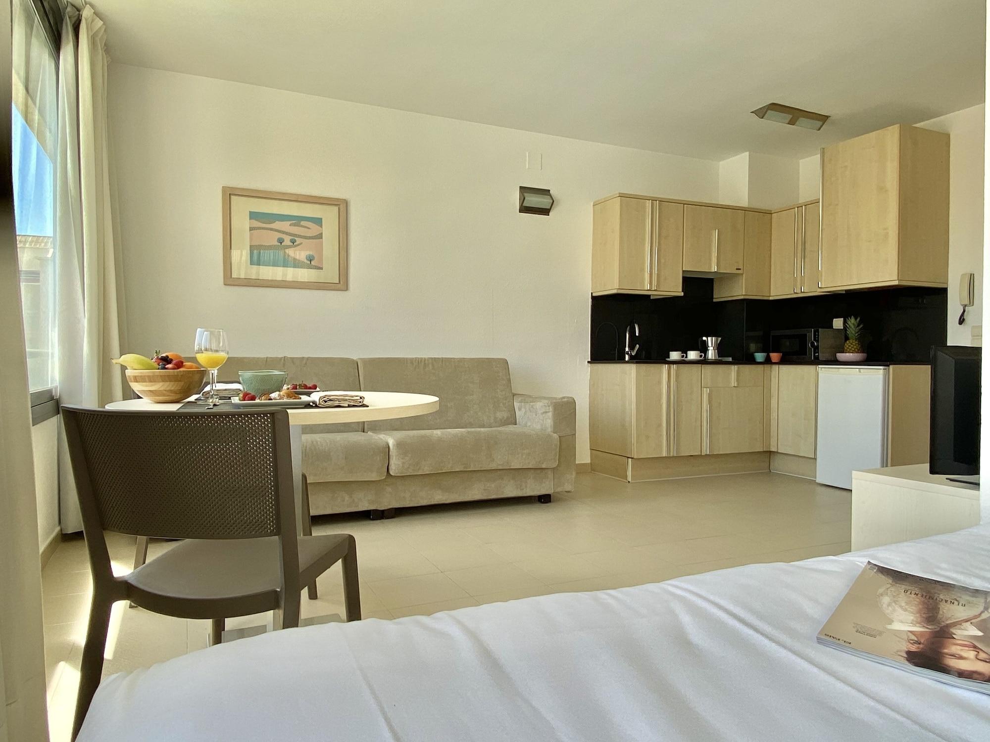 Aparthotel Atenea Park &